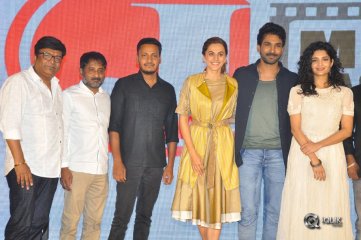 Neevevaro Movie Press Meet Photos